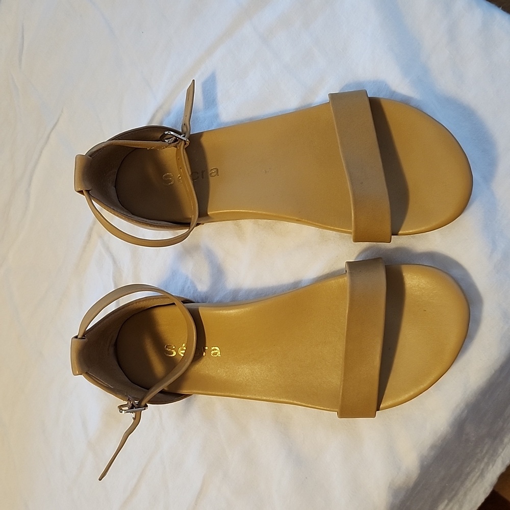 - Women's Secra Poppy Napa Leather Sandals Tan 8.5 M